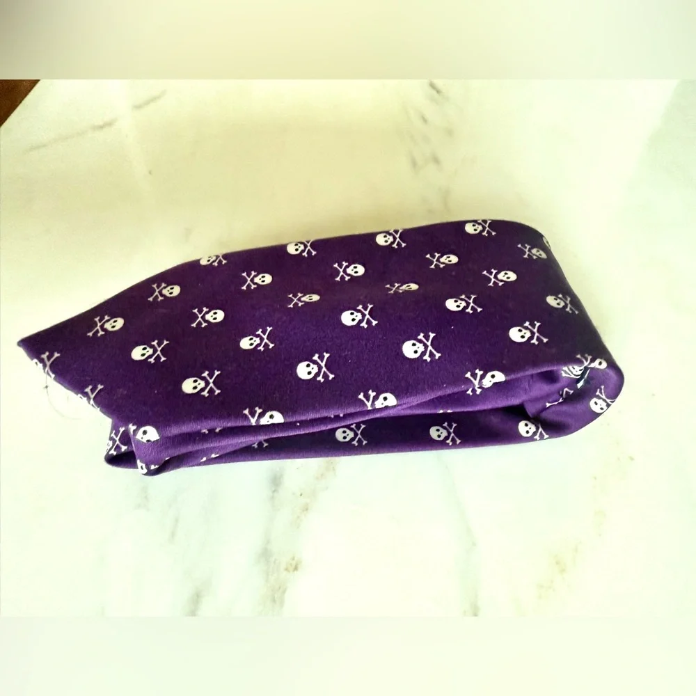 GAP Kids Boys Tie Purple Skull and Crossbones Tie Halloween 👻 Formal Dress Tie